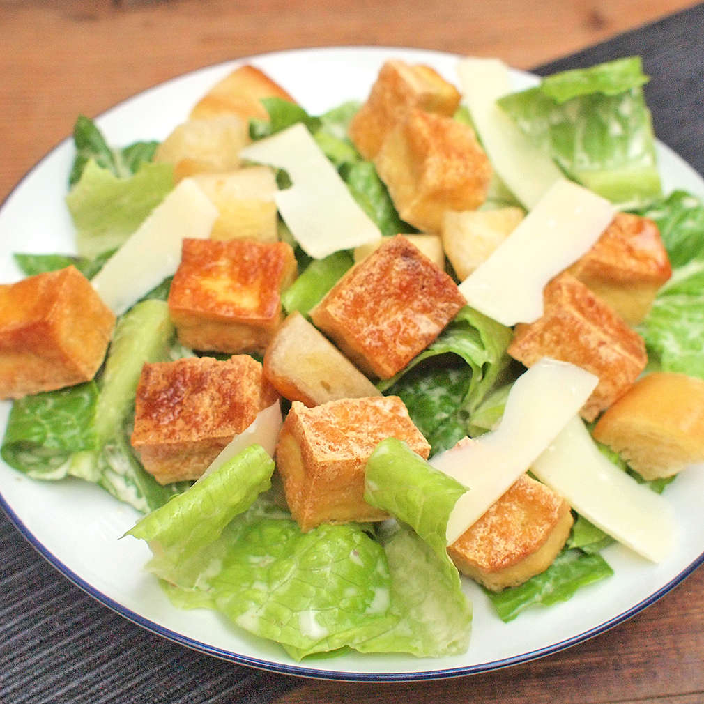 Zobrazit Caesar salát s křupavým tofu receptů