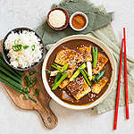 Zobrazit Tofu v teriyaki omáčce s jarní cibulkou receptů