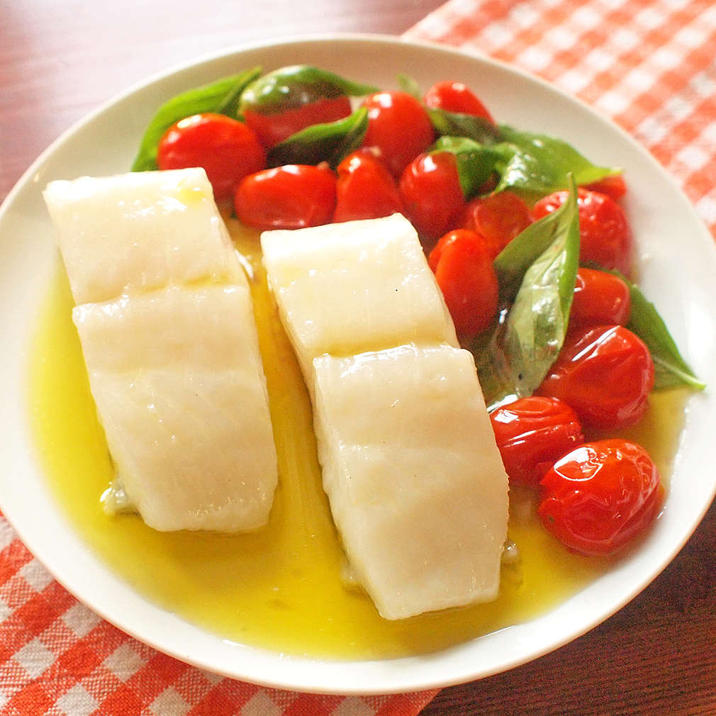 Zobrazit Pomalu pečený halibut s rajčaty a bazalkou receptů