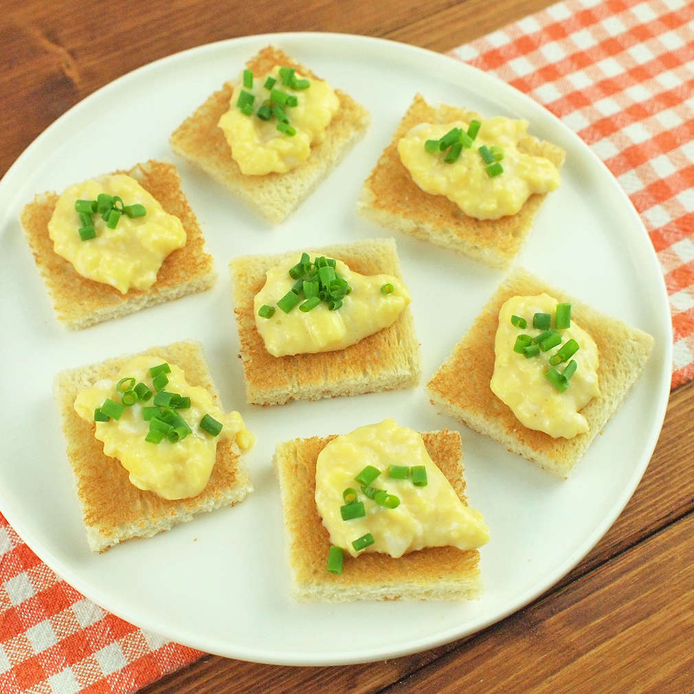 Zobrazit Mini toasty s míchaným vajíčkem receptů