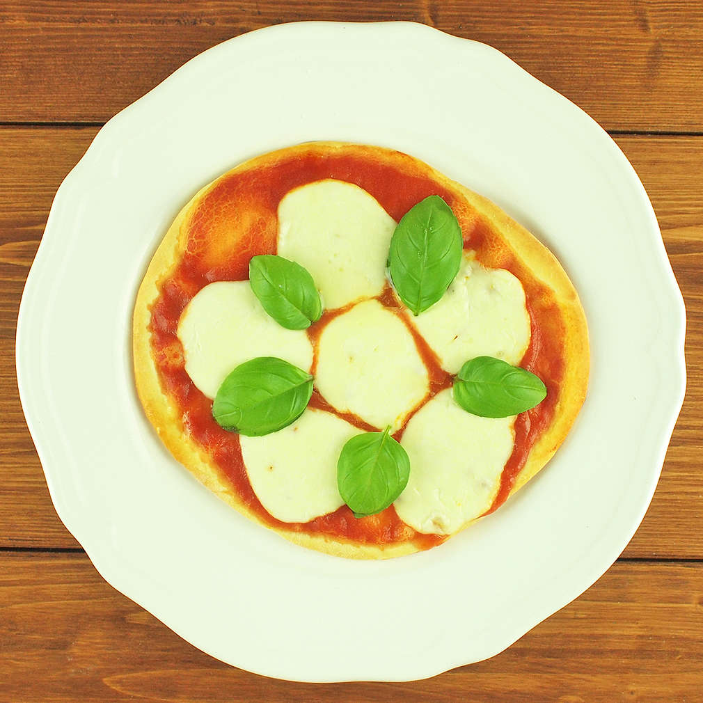 Zobrazit Rychlá mini pizza s mozzarellou receptů