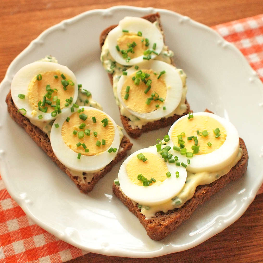 Zobrazit Vajíčkový toast s bylinkovou majonézou receptů