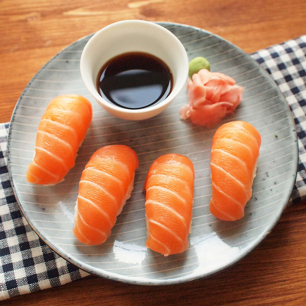 Zobrazit Nigiri sushi s lososem receptů