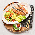 Zobrazit Grilovaný losos s jednoduchým bramborovým salátem receptů