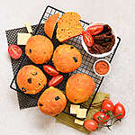 Zobrazit Housky s olivami, kukuřicí a sušenými rajčaty receptů