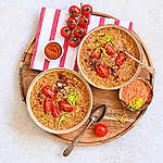 Zobrazit Domácí polévka z červené čočky s rajčaty receptů