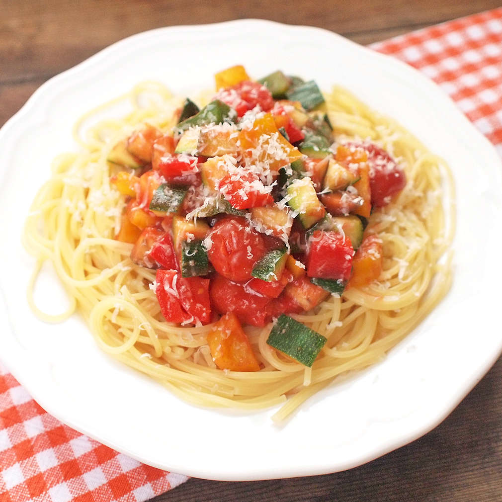 Zobrazit Špagety se zeleninovým ragú receptů