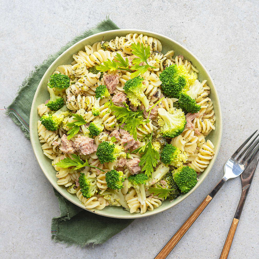 Zobrazit Těstovinový salát s tuňákem a brokolicí receptů