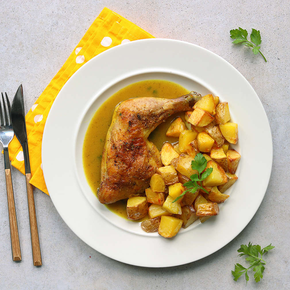 Zobrazit Pečené kuřecí stehno s hořčičnou omáčkou a pečenými brambory receptů