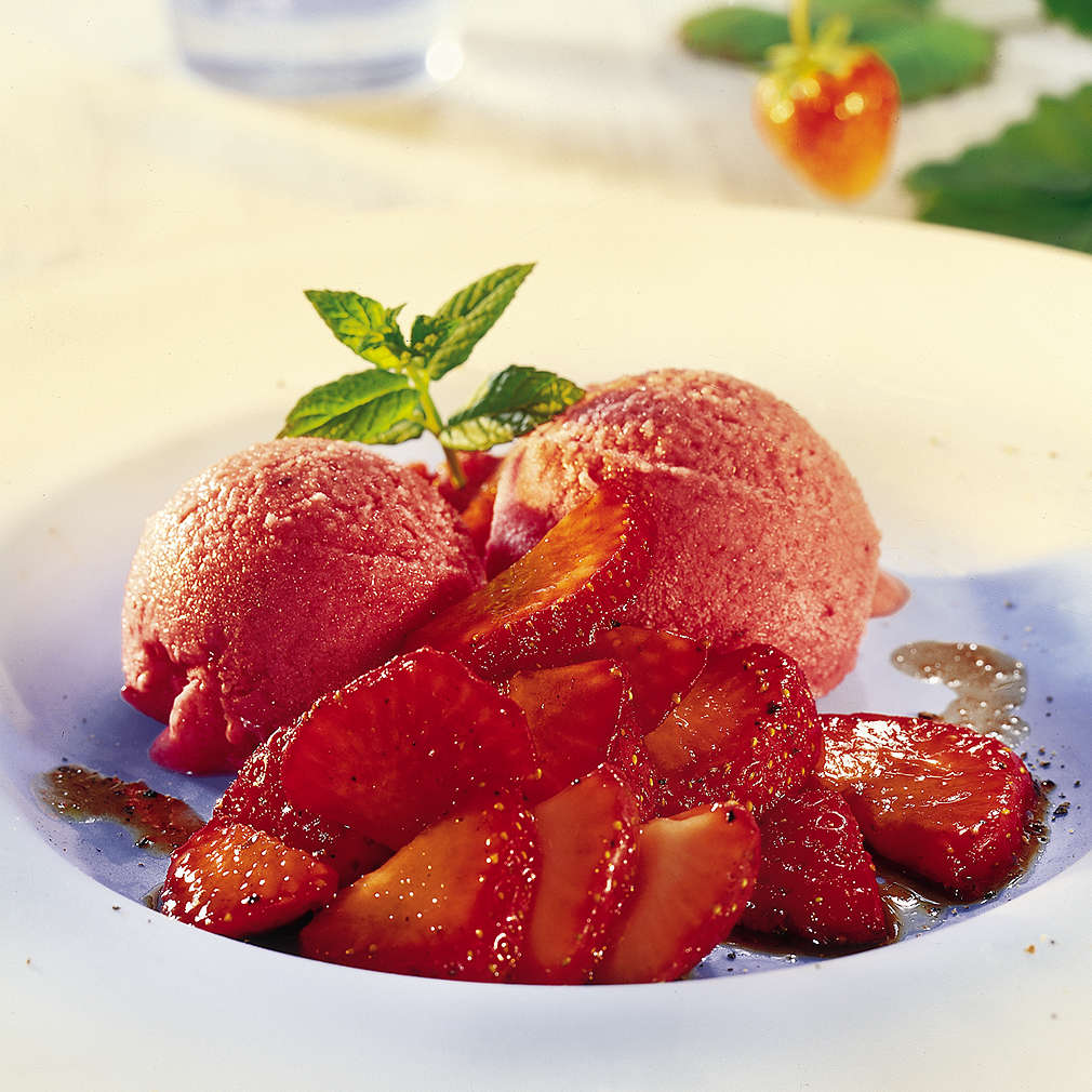 Imaginea rețetei Înghețată cu oțet balsamic și fructe