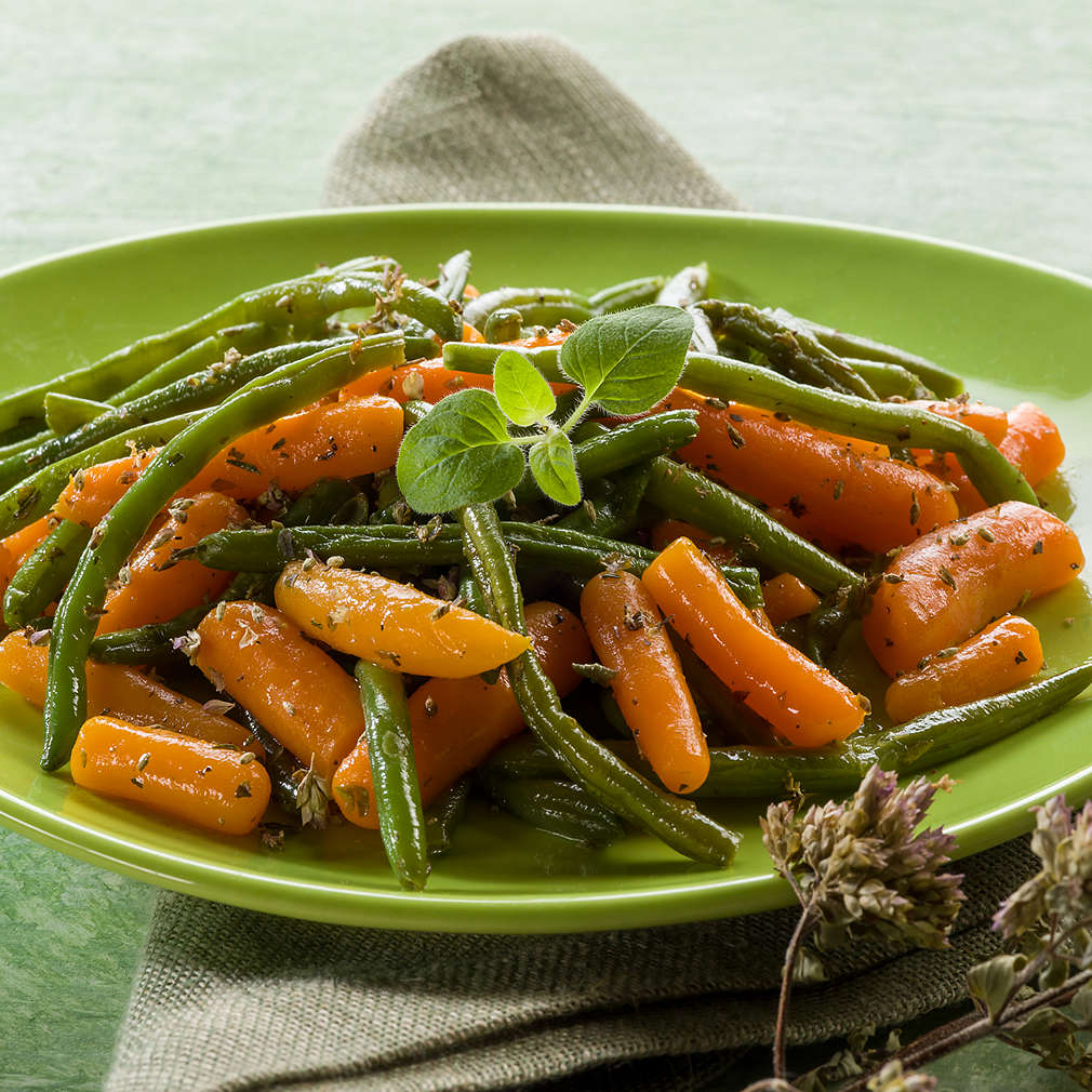 Salată de morcovi și fasole verde