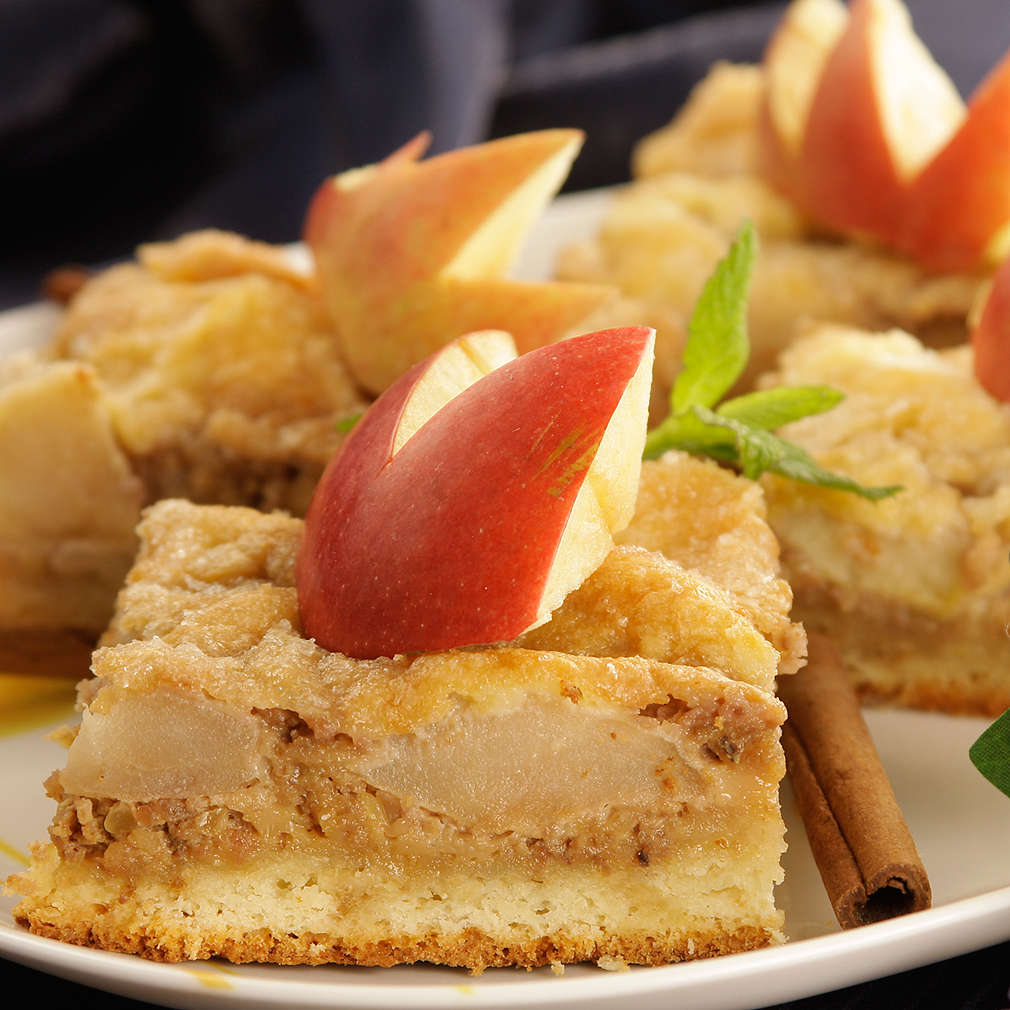 Imaginea rețetei Prăjitură cu mere și frișcă