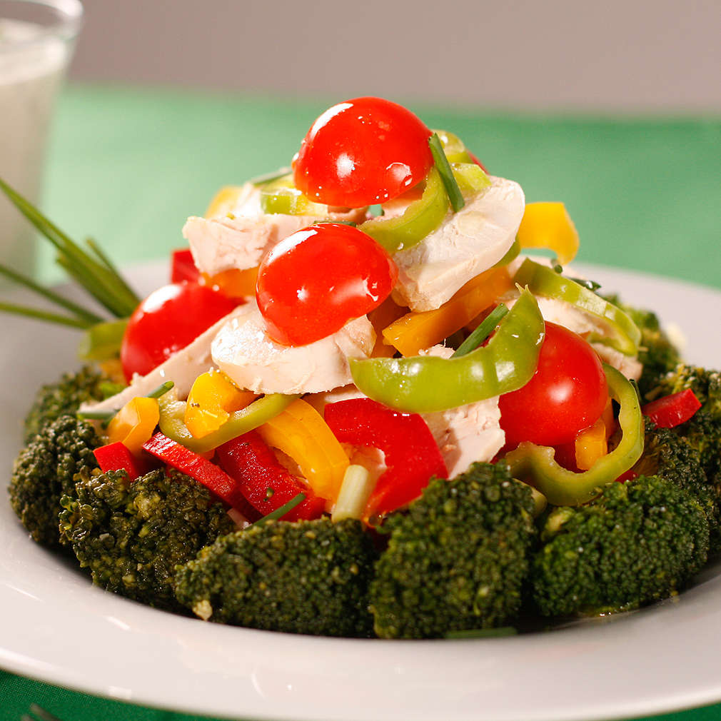 Salată de broccoli cu sos de brânză