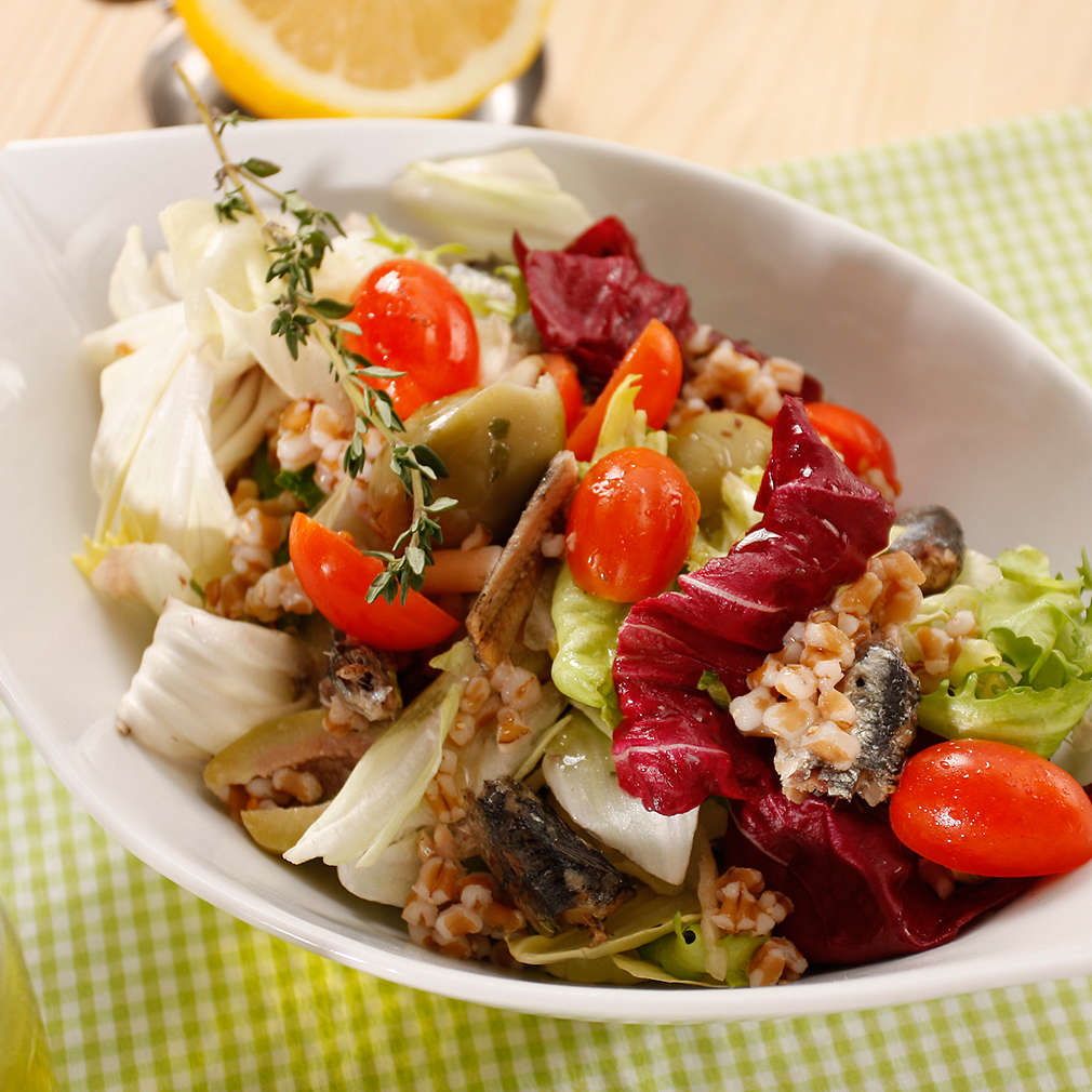 Salată de bulgur cu ton și radicchio