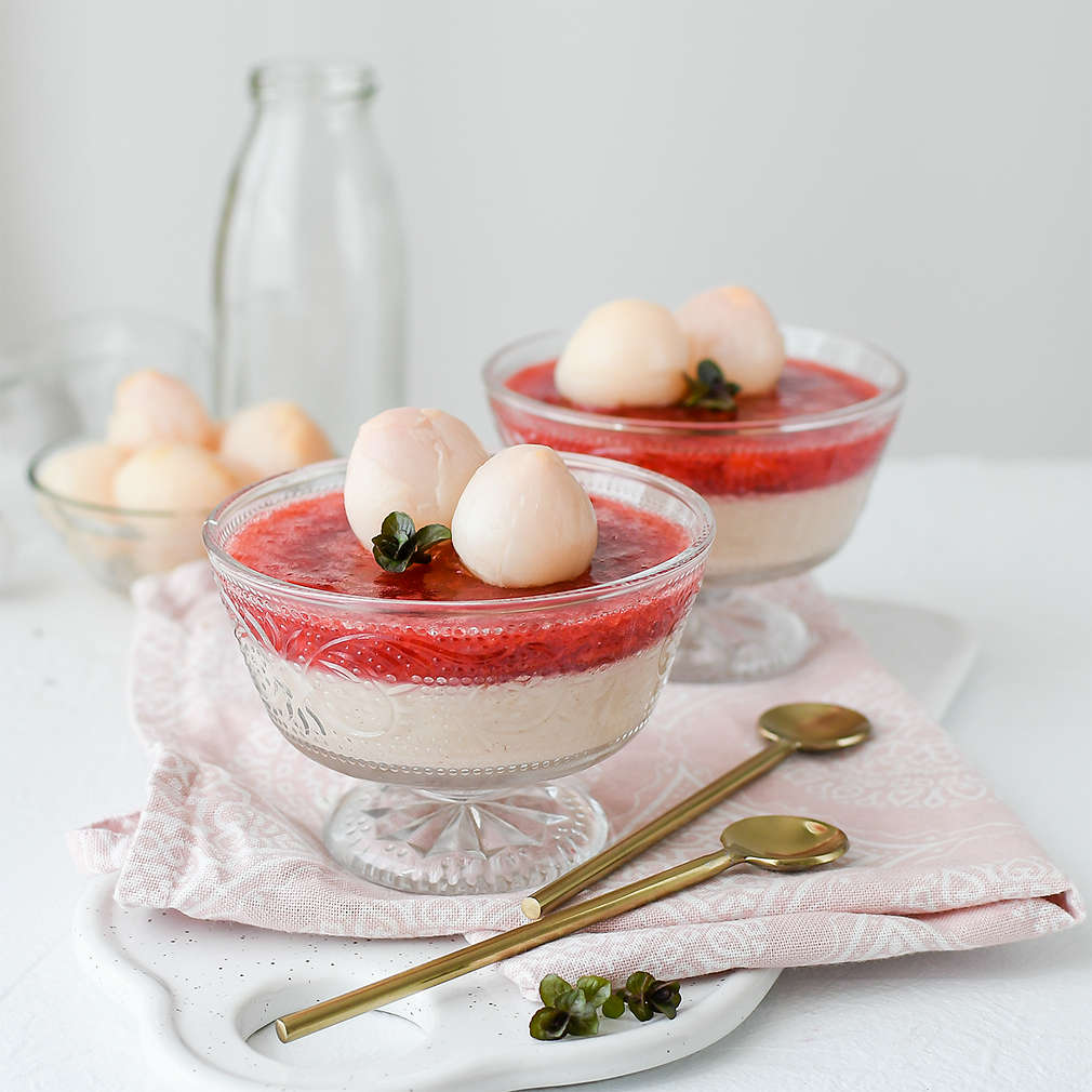 Zobrazenie receptu Pannacotta s jahodami a liči