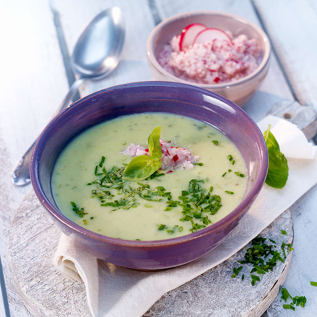 Senf-Kräutersüppchen mit Radieschenpesto - Rezept | Kaufland