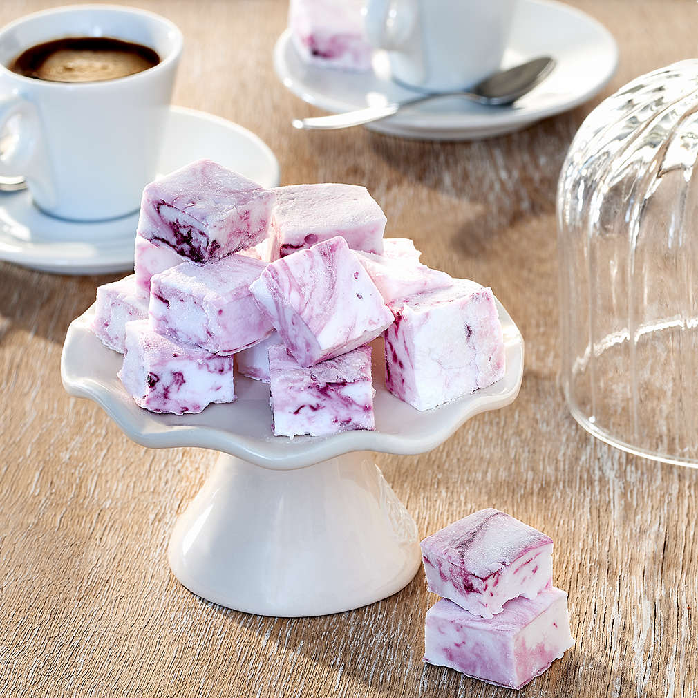 Abbildung des Rezepts Kleine Marshmallows mit rosa Swirl