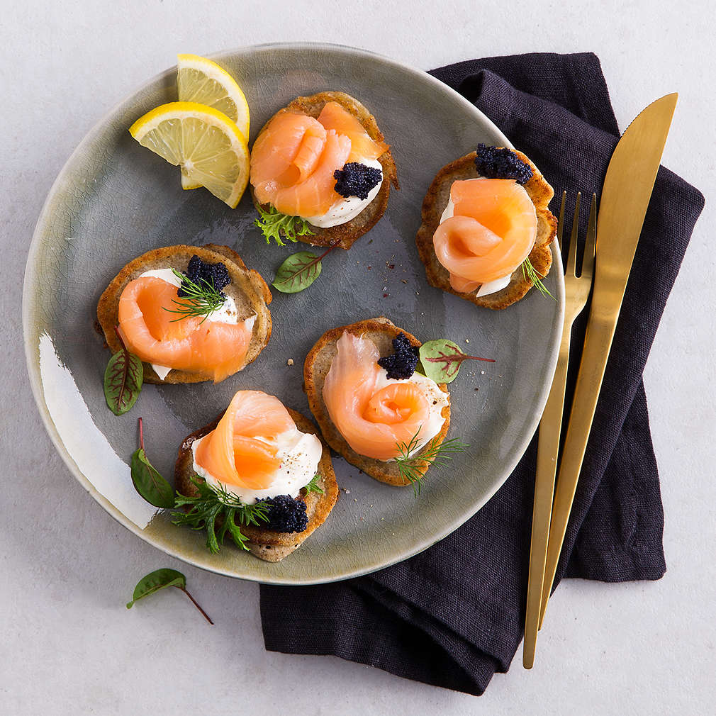 Blinis mit Räucherlachs und Kaviar - Rezept | Kaufland