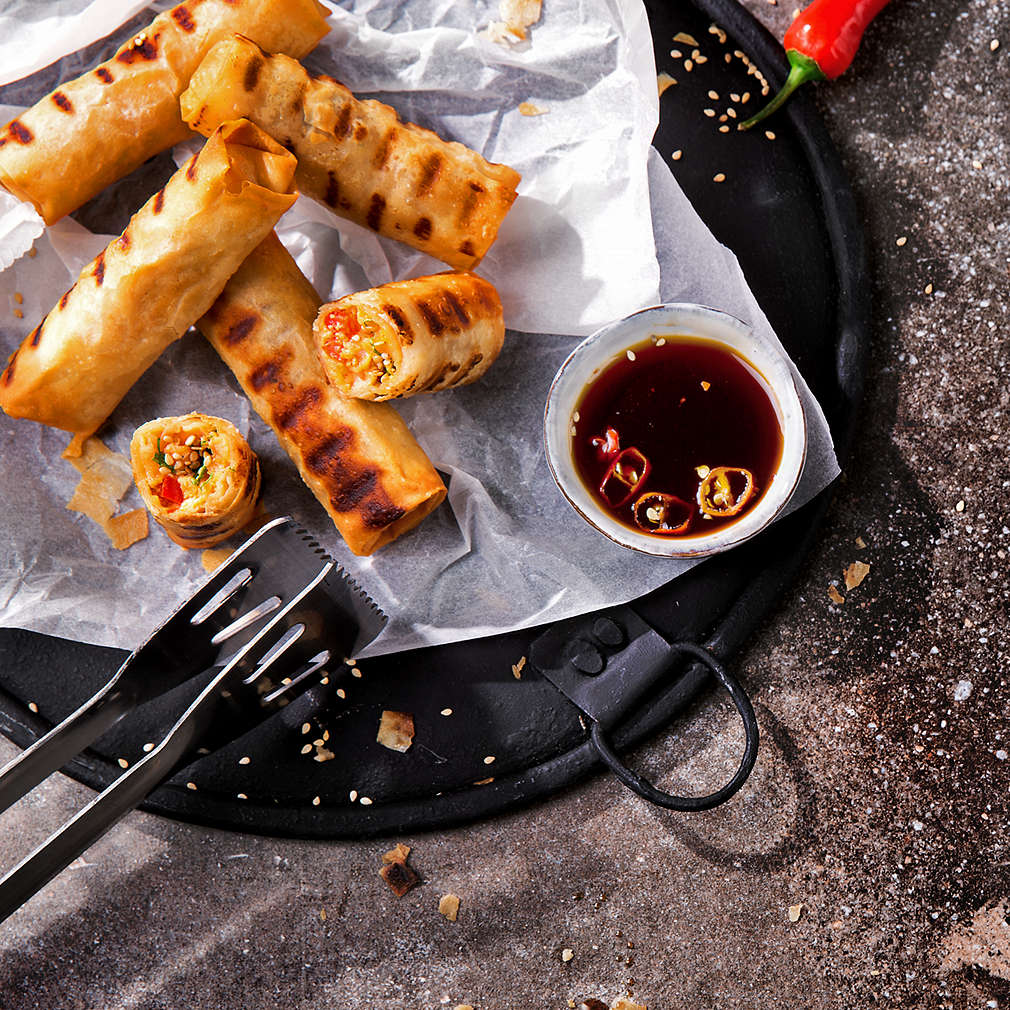 Gegrillte Lachs-Frühlingsröllchen - Rezept | Kaufland