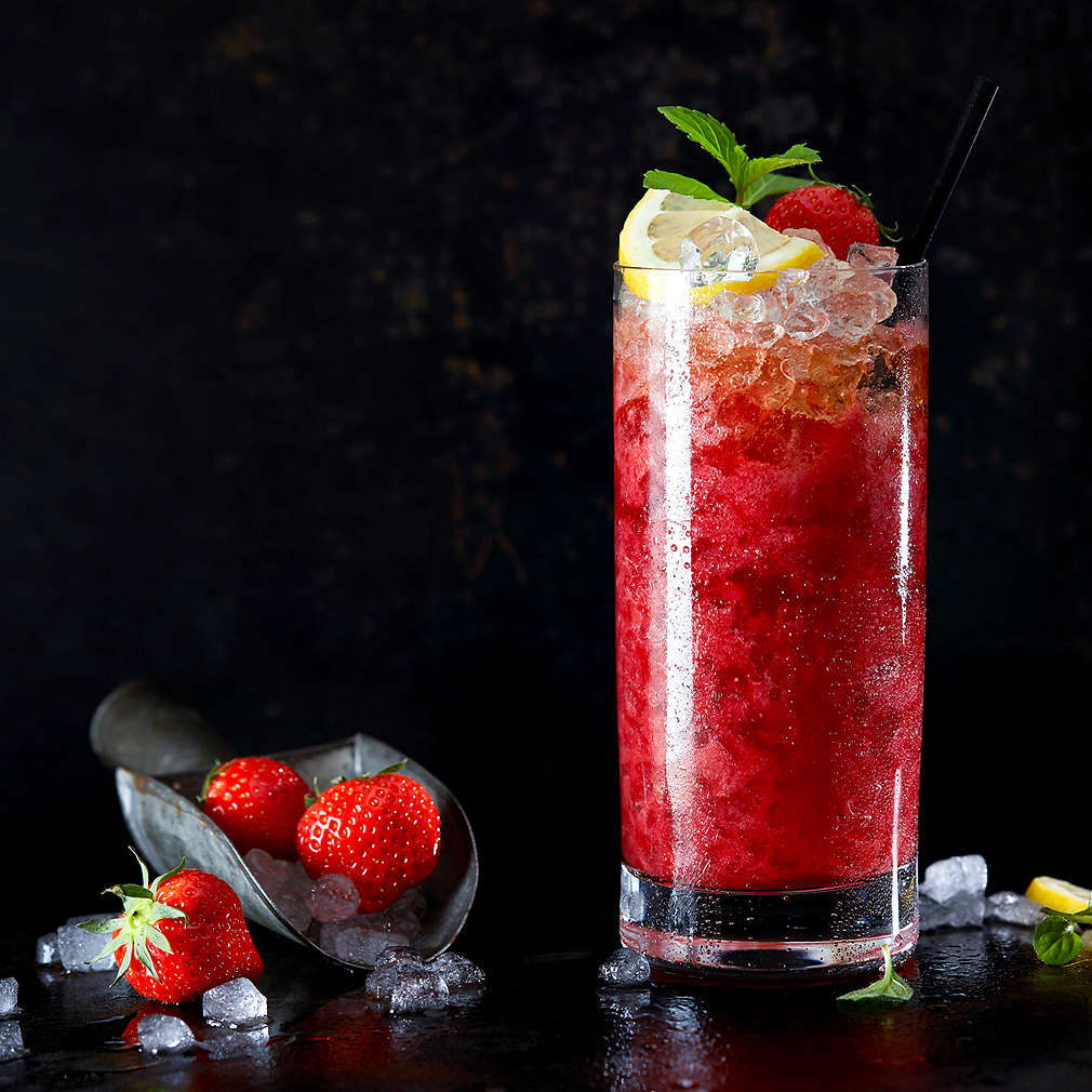 Cocktail energizant cu căpșune (fără alcool)