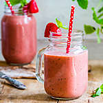 Smoothie de căpșune și busuioc