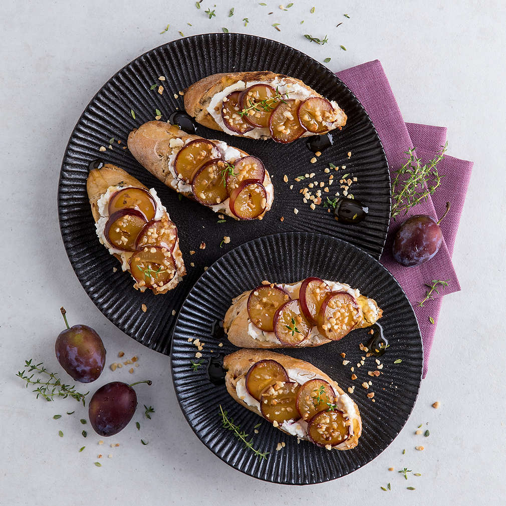 Abbildung des Rezepts Gebackene Pflaumen-Crostini