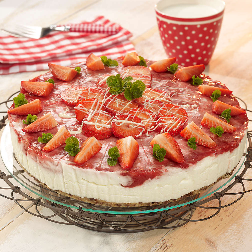 Abbildung des Rezepts Rhabarber-Erdbeer-Marmor-Torte