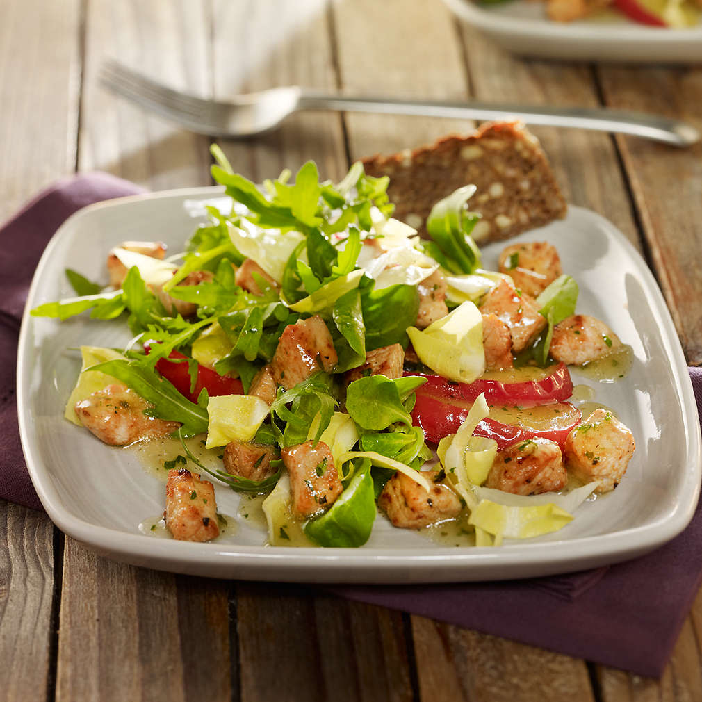 Chicorée-Feldsalat mit Putenwürfeln - Rezept | Kaufland