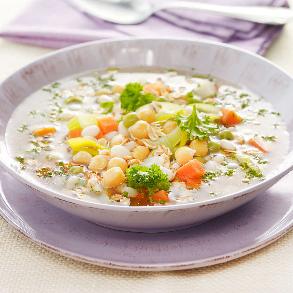 Zobrazit Barevná luštěninová polévka s bylinkami receptů