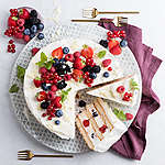 Abbildung des Rezepts Sahnetorte mit Beeren