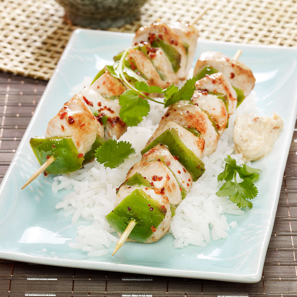 Hähnchenspieße mit Erdnuss-Dip - Rezept | Kaufland