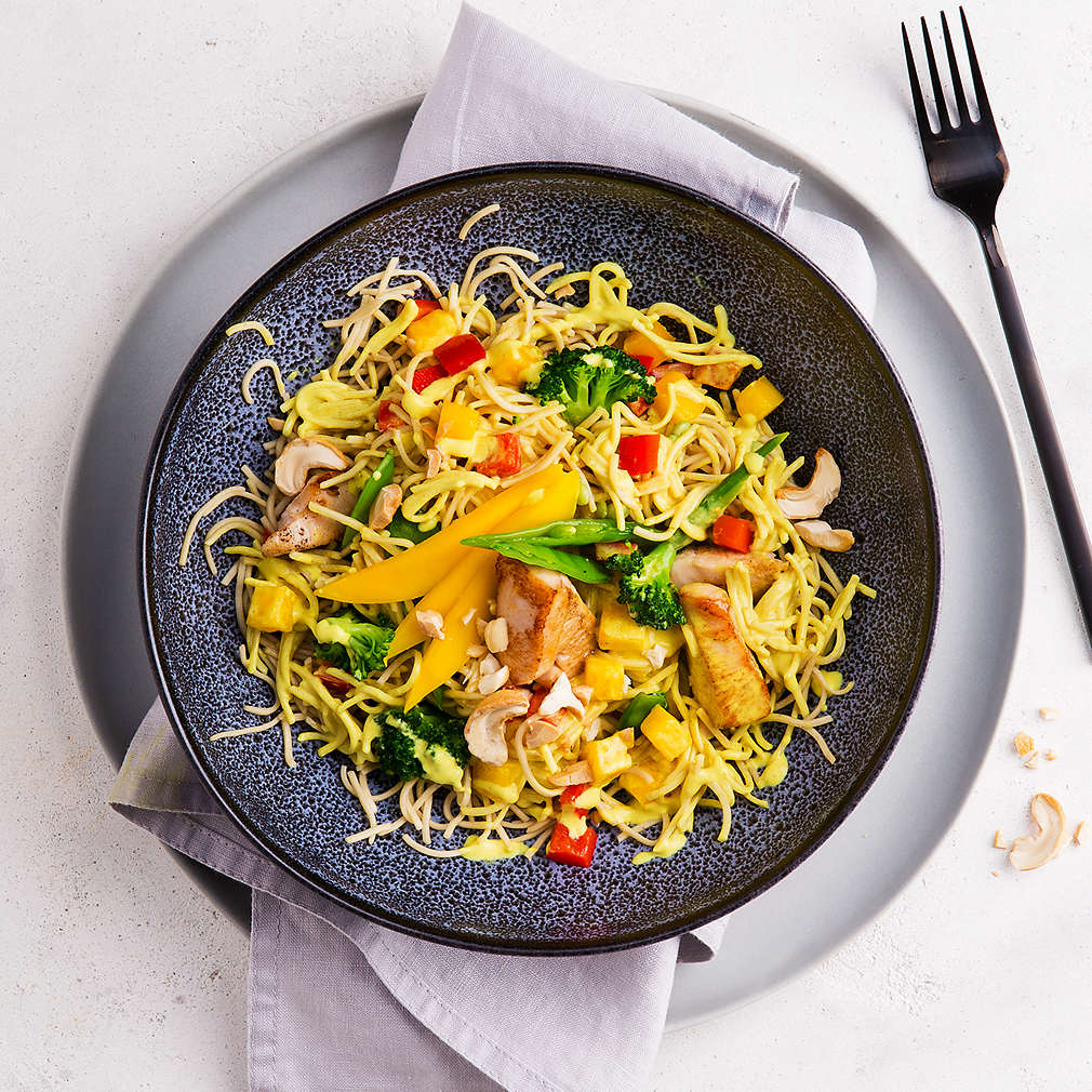 Zobrazit Zeleninový wok s nudlemi a mangem receptů