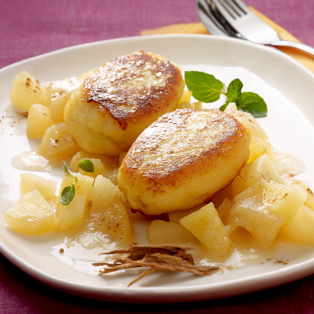 Abbildung des Rezepts Quarkkeulchen mit Apfel-Birnenmus