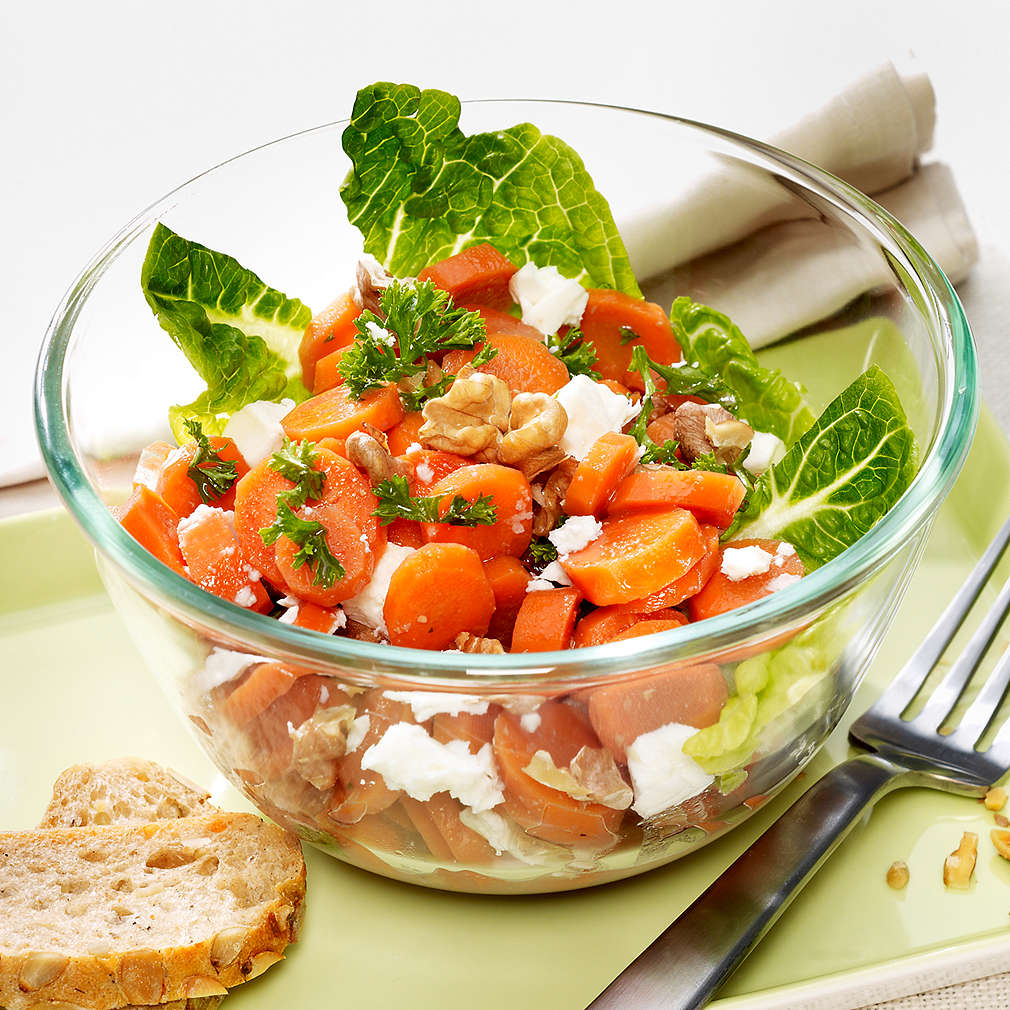 Abbildung des Rezepts Möhren-Schafskäse-Salat mit Nüssen