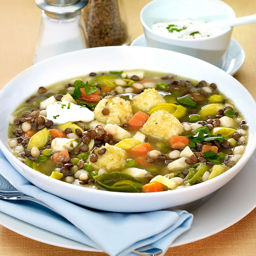 Zobrazit Luštěninová polévka s jáhlovými knedlíčky receptů