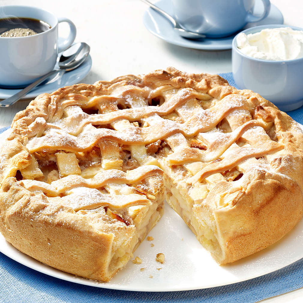 Zobrazit Jablečný koláč s vlašskými ořechy a zázvorovou šlehačkou receptů