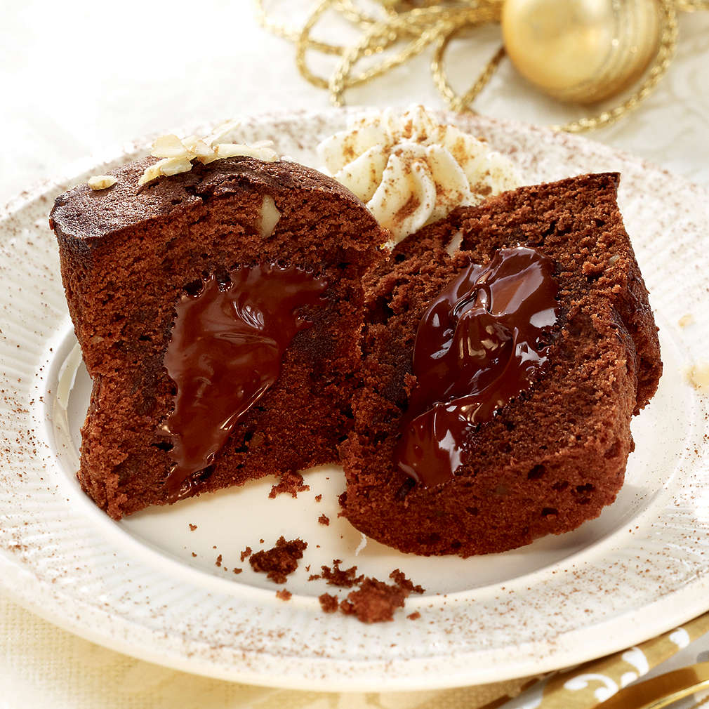 Zobrazit Čokoládové dortíky se skořicovou šlehačkou receptů