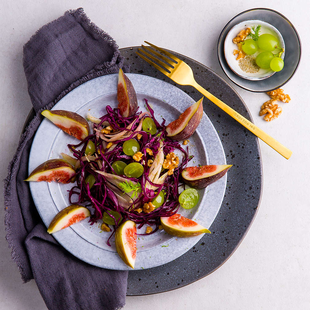 Rotkohl-Fenchel-Salat mit Walnuss-Dressing - Rezept | Kaufland