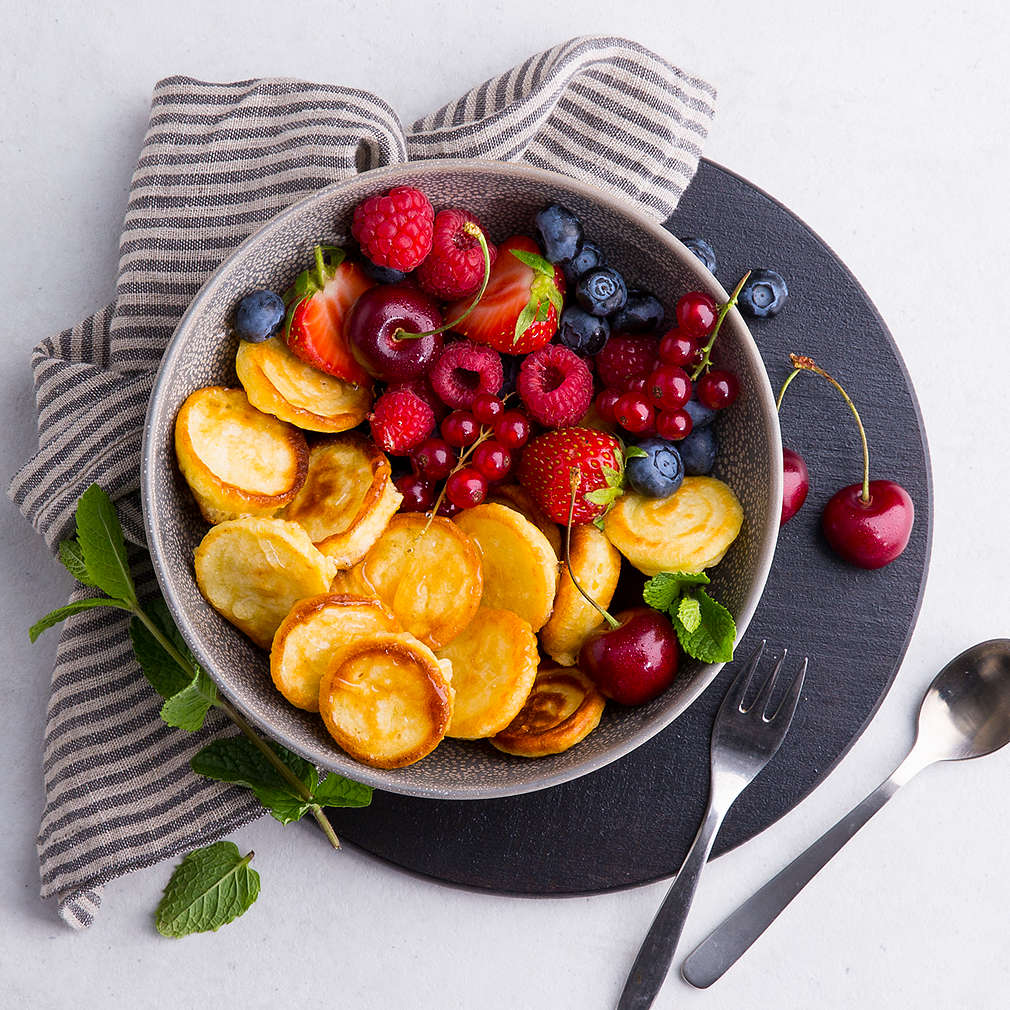 Изображение рецепта Clătite în formă de inimă cu salată de fructe