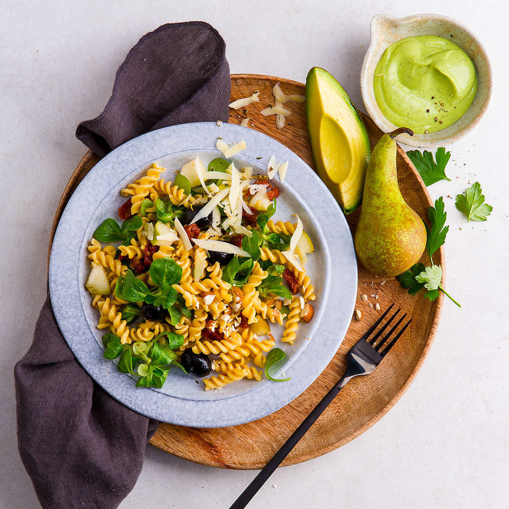 Abbildung des Rezepts Kichererbsen-Fusilli-Salat mit Avocado-Dressing