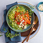 Abbildung des Rezepts Zoodles mit Tofu-Gemüse-Soße