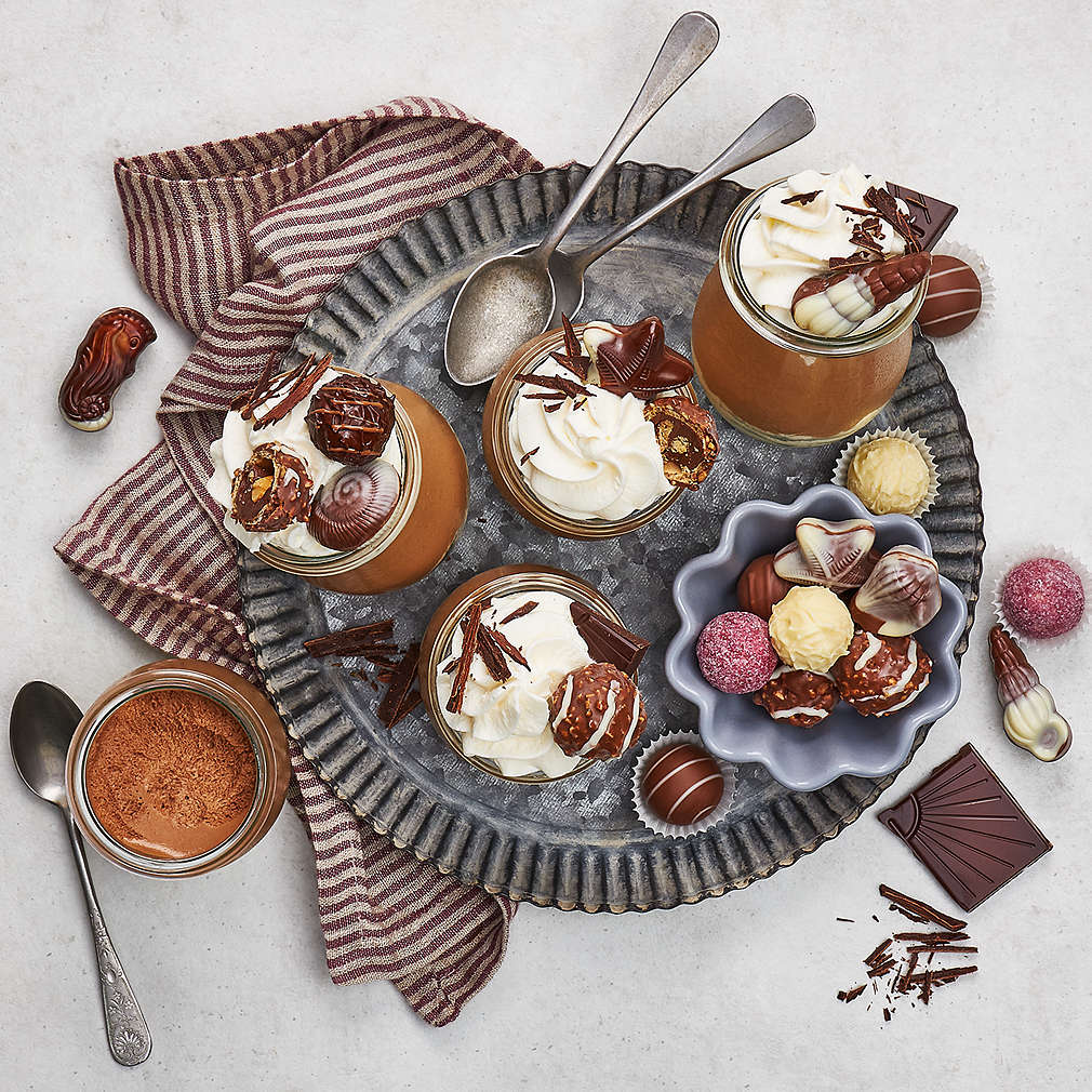 Изобразяване на рецептата Шоколадов мус с бонбони K-Favourites