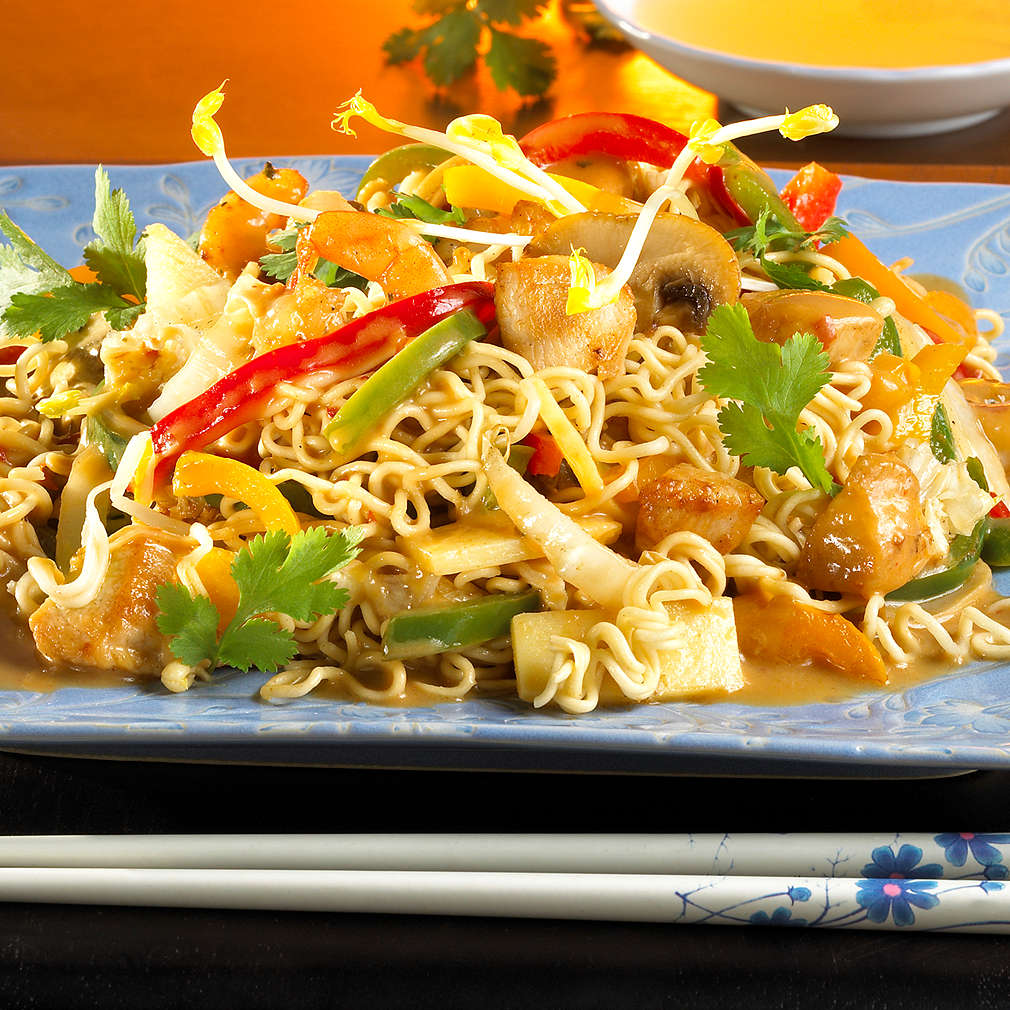 Chinesische Nudelpfanne mit Hähnchen - Rezept | Kaufland