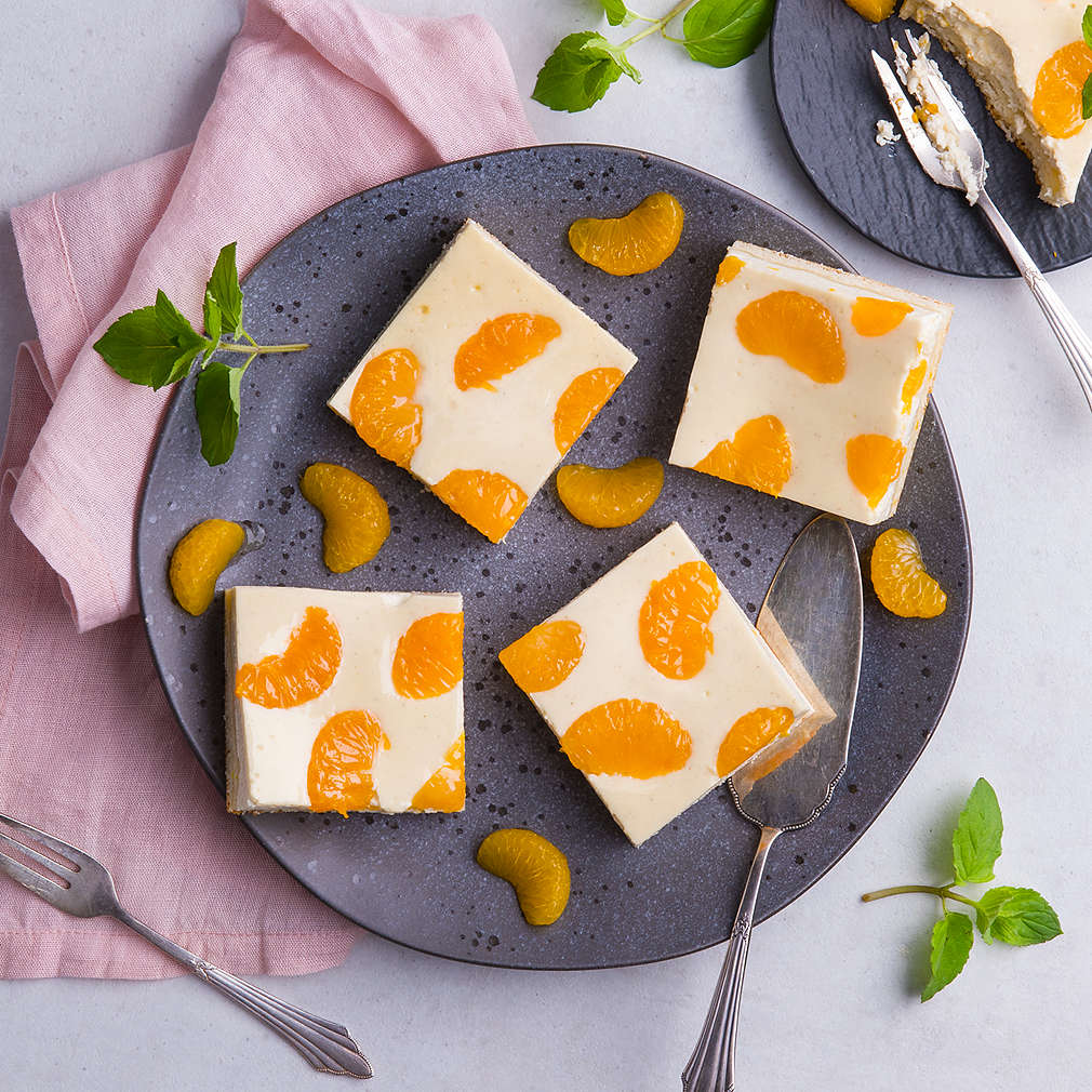 Prăjitură cu brânză și mandarine la tavă