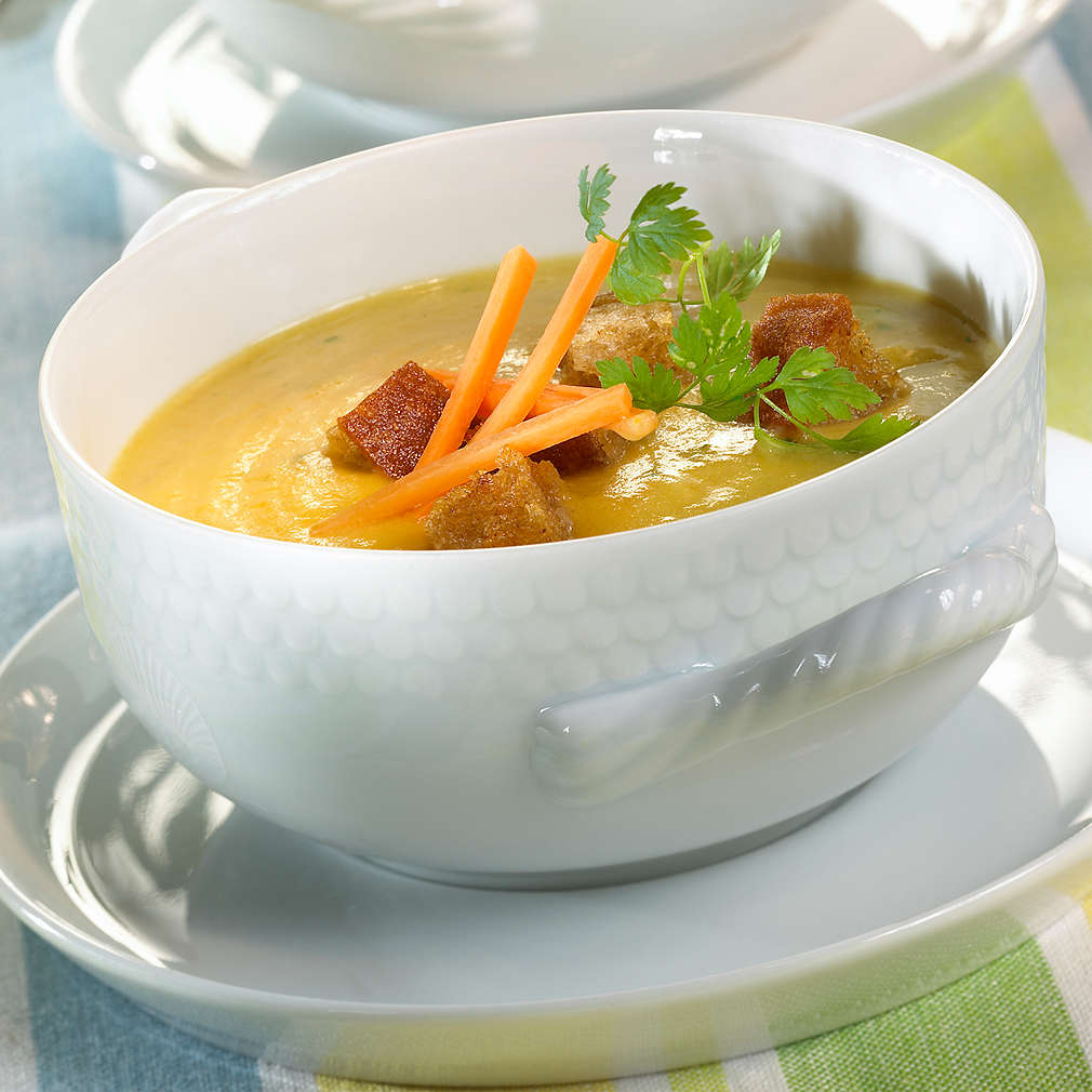 Zobrazit Krémová zeleninová polévka s bylinkami receptů