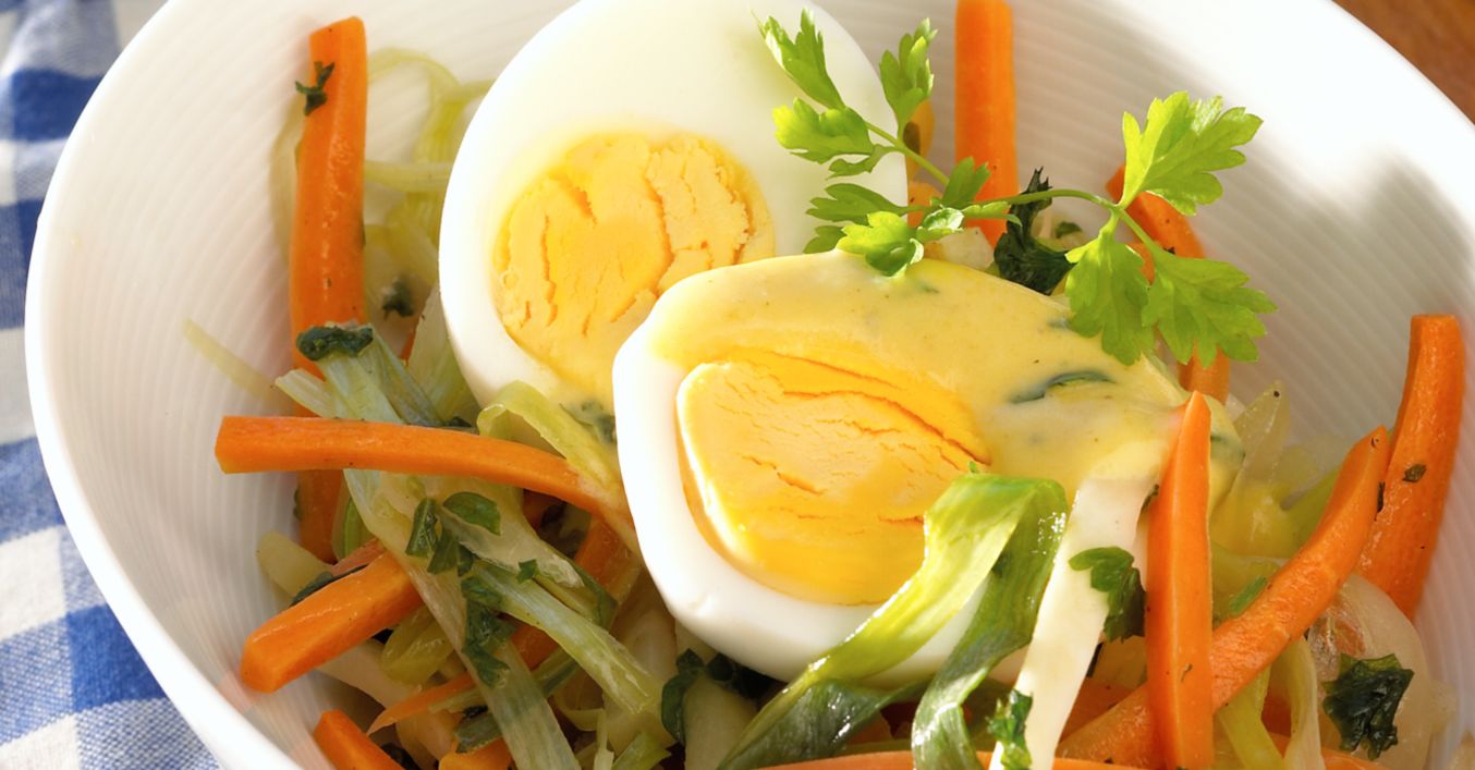 Gekochte Eier auf Gemüsenestern - Rezept | Kaufland