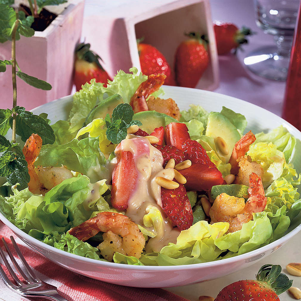 Abbildung des Rezepts Salat mit pikantem Erdbeerdressing
