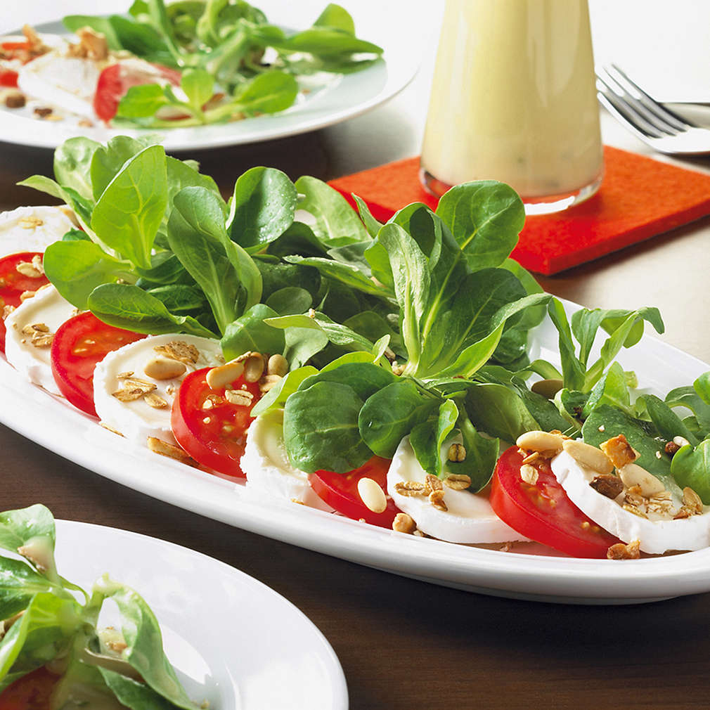 Herbstlicher Feldsalat mit Tomaten - Rezept | Kaufland