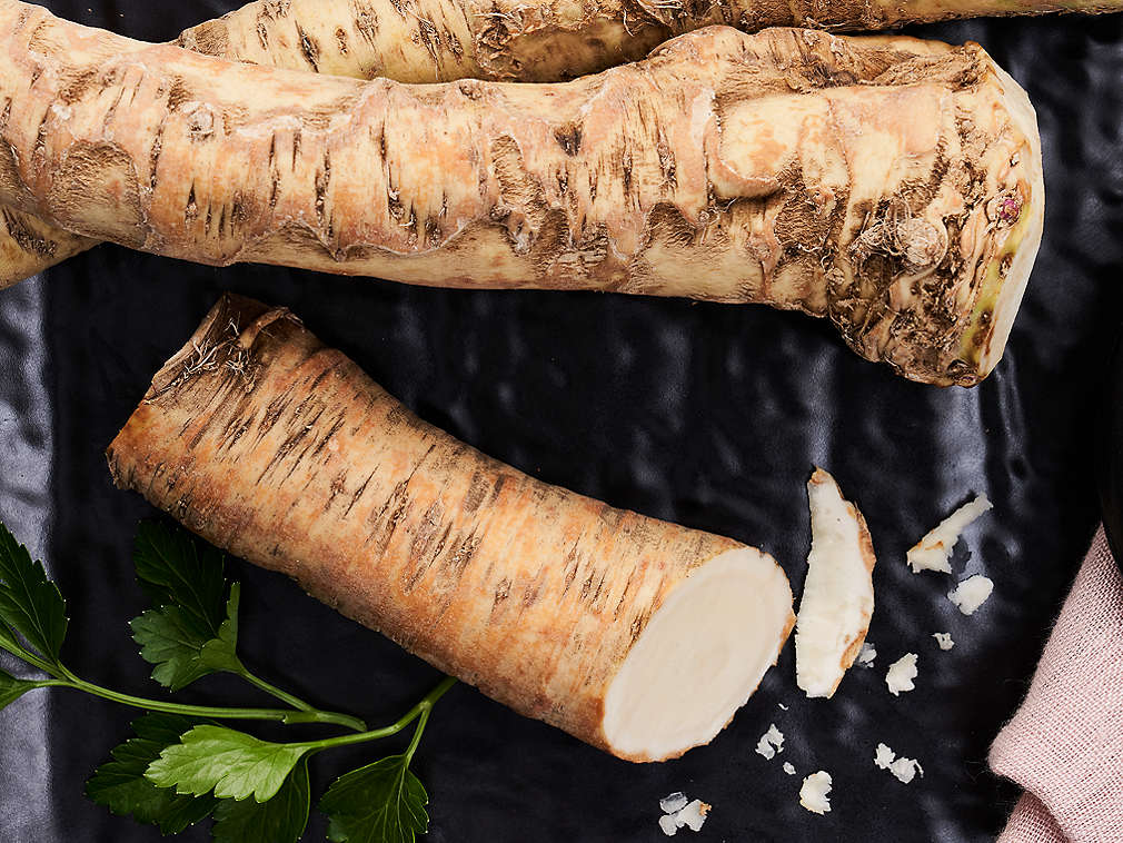 Čerstvý křen v detailním pohledu