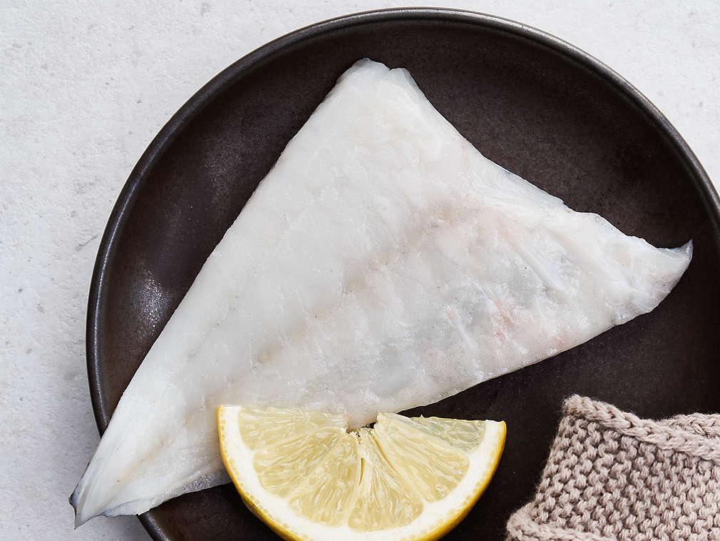 Свежая ромбовидная камбала, подробный вид
